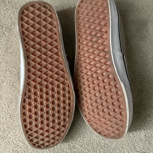 Basically new Vans Authentic shoe - Picture 2 of 6